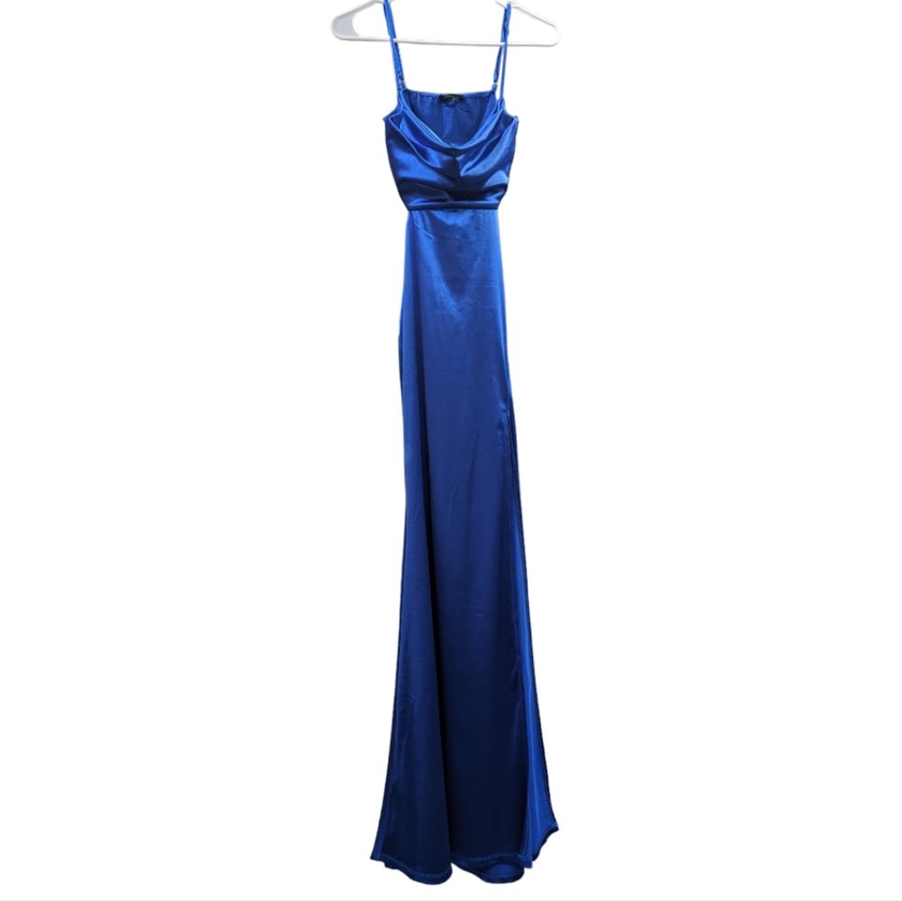 Near New!! Beautiful satin vibrant Royal blue prom dress slit leg flattering S